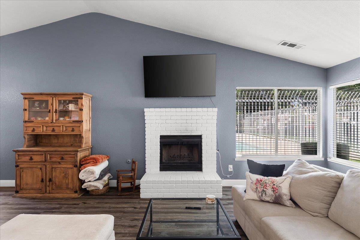 1205 Courtney Way, Modesto, CA 95358