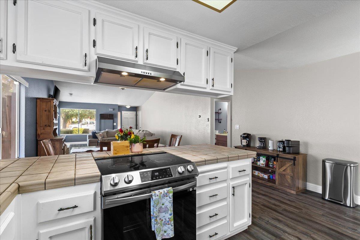 1205 Courtney Way, Modesto, CA 95358