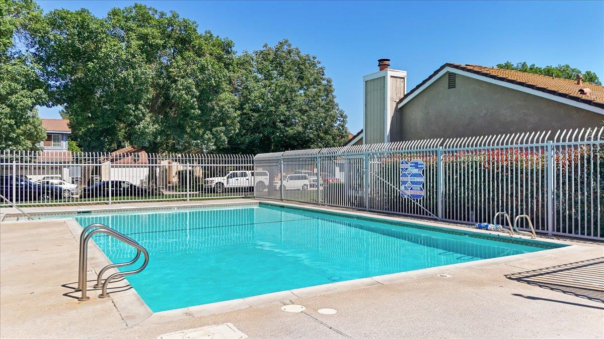 1205 Courtney Way, Modesto, CA 95358