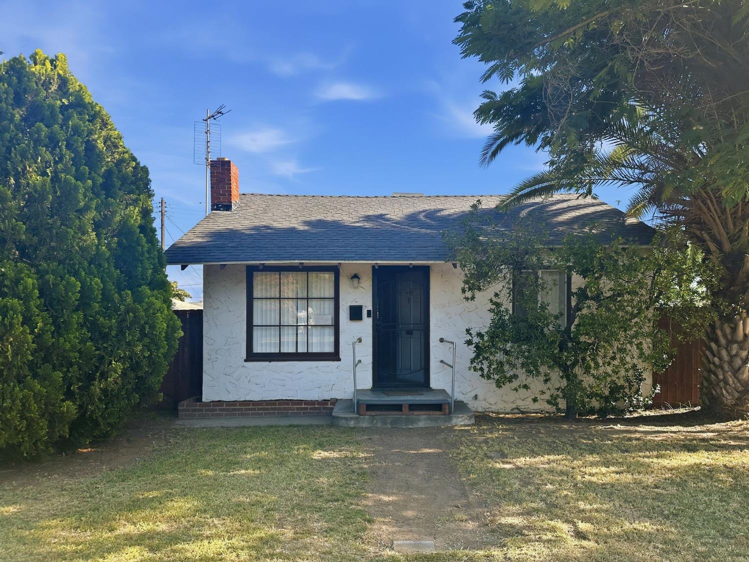 1643 W Andrews Ave, Fresno, CA 93705