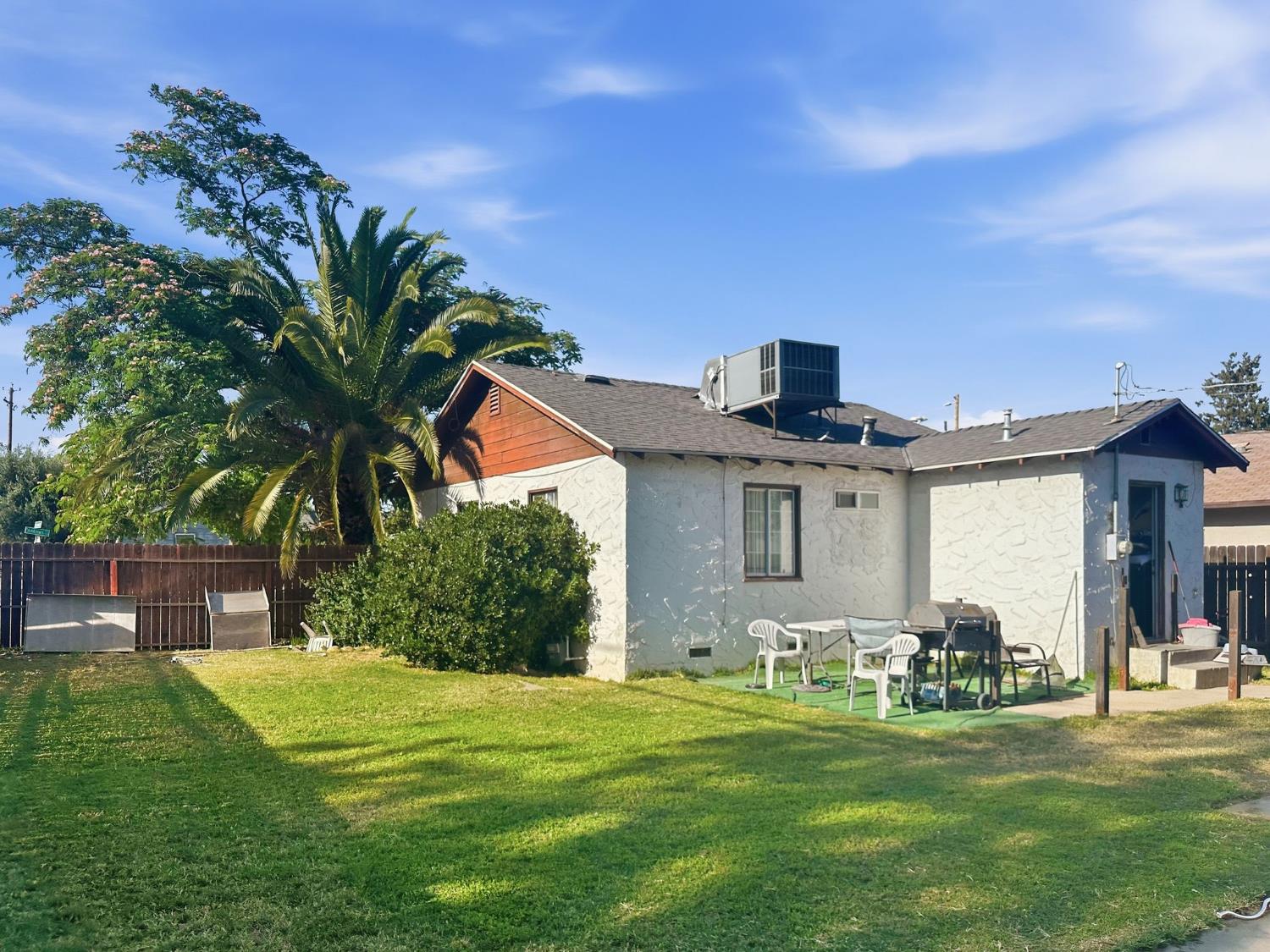 1643 W Andrews Ave, Fresno, CA 93705