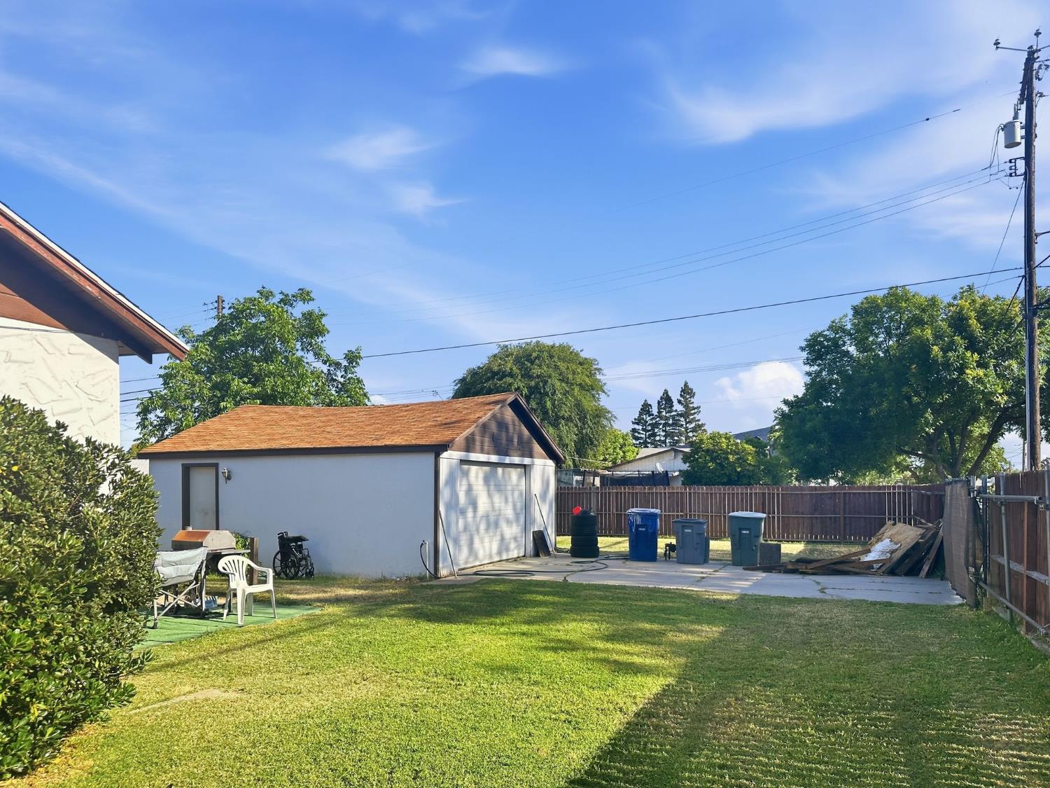 1643 W Andrews Ave, Fresno, CA 93705