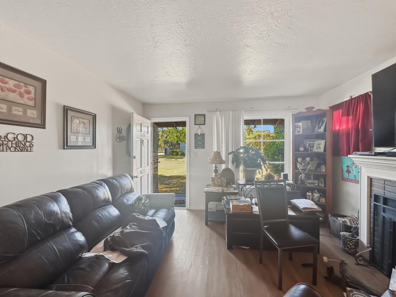 1643 W Andrews Ave, Fresno, CA 93705