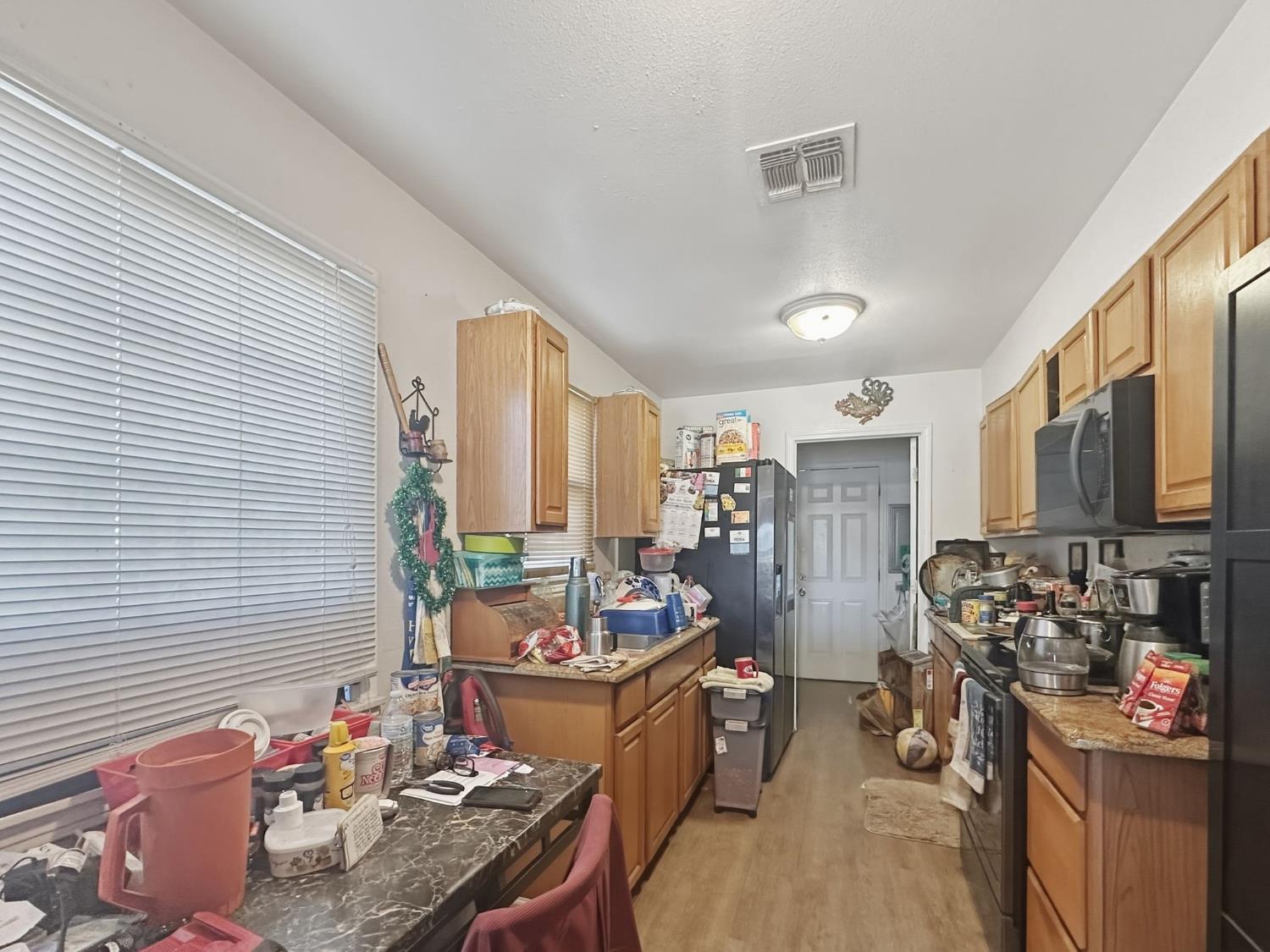 1643 W Andrews Ave, Fresno, CA 93705