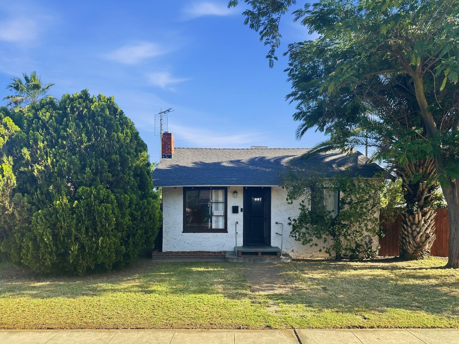 1643 W Andrews Ave, Fresno, CA 93705
