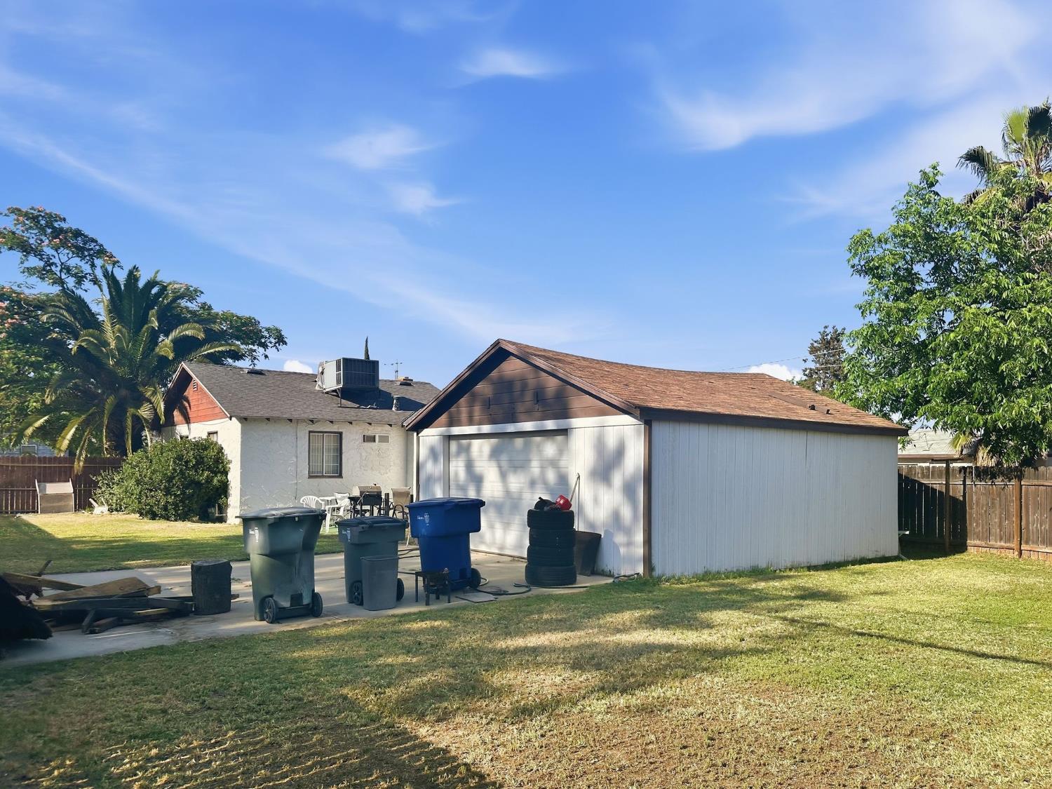 1643 W Andrews Ave, Fresno, CA 93705