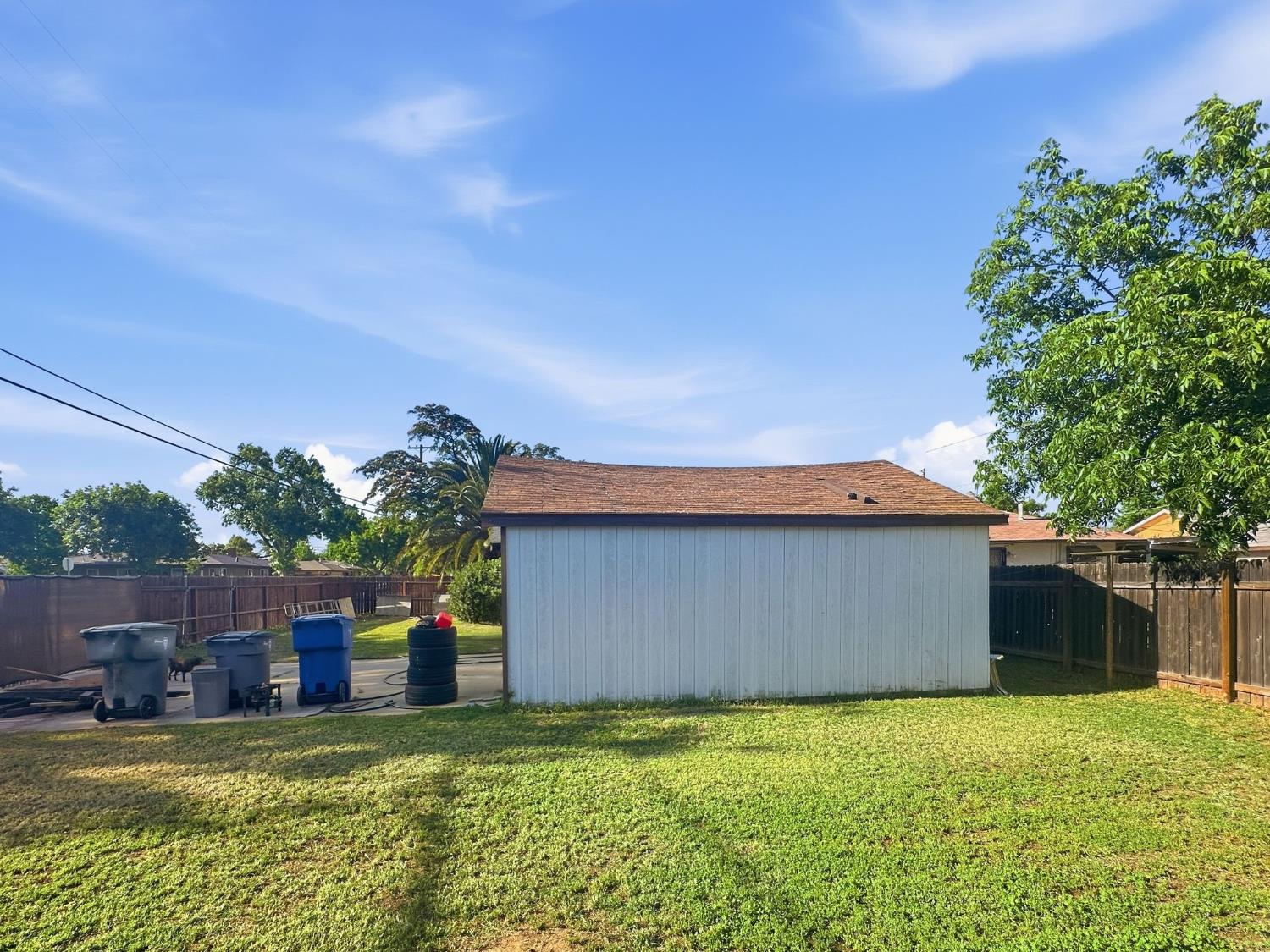 1643 W Andrews Ave, Fresno, CA 93705