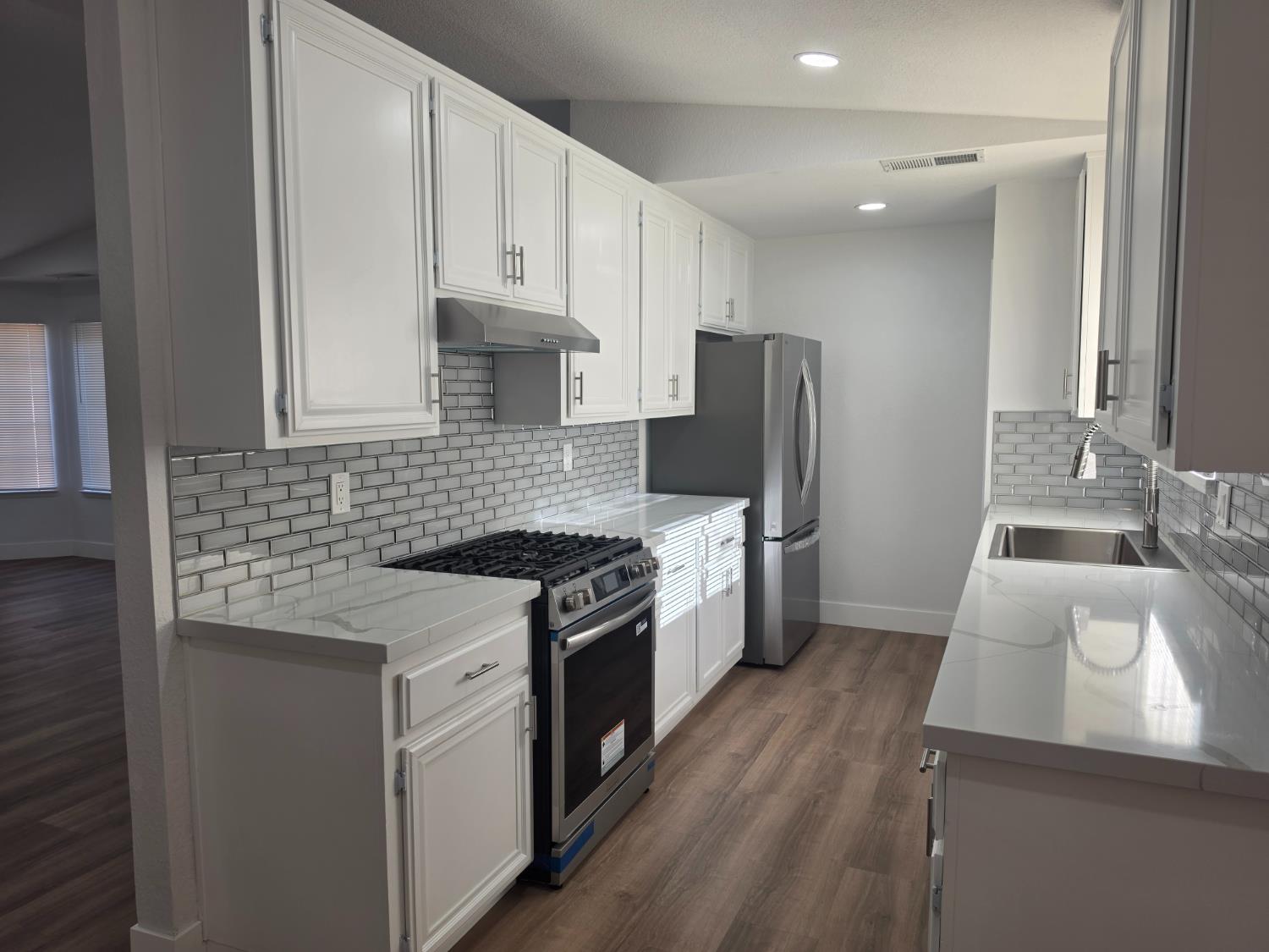 1833 Mimi Way, Modesto, CA 95351