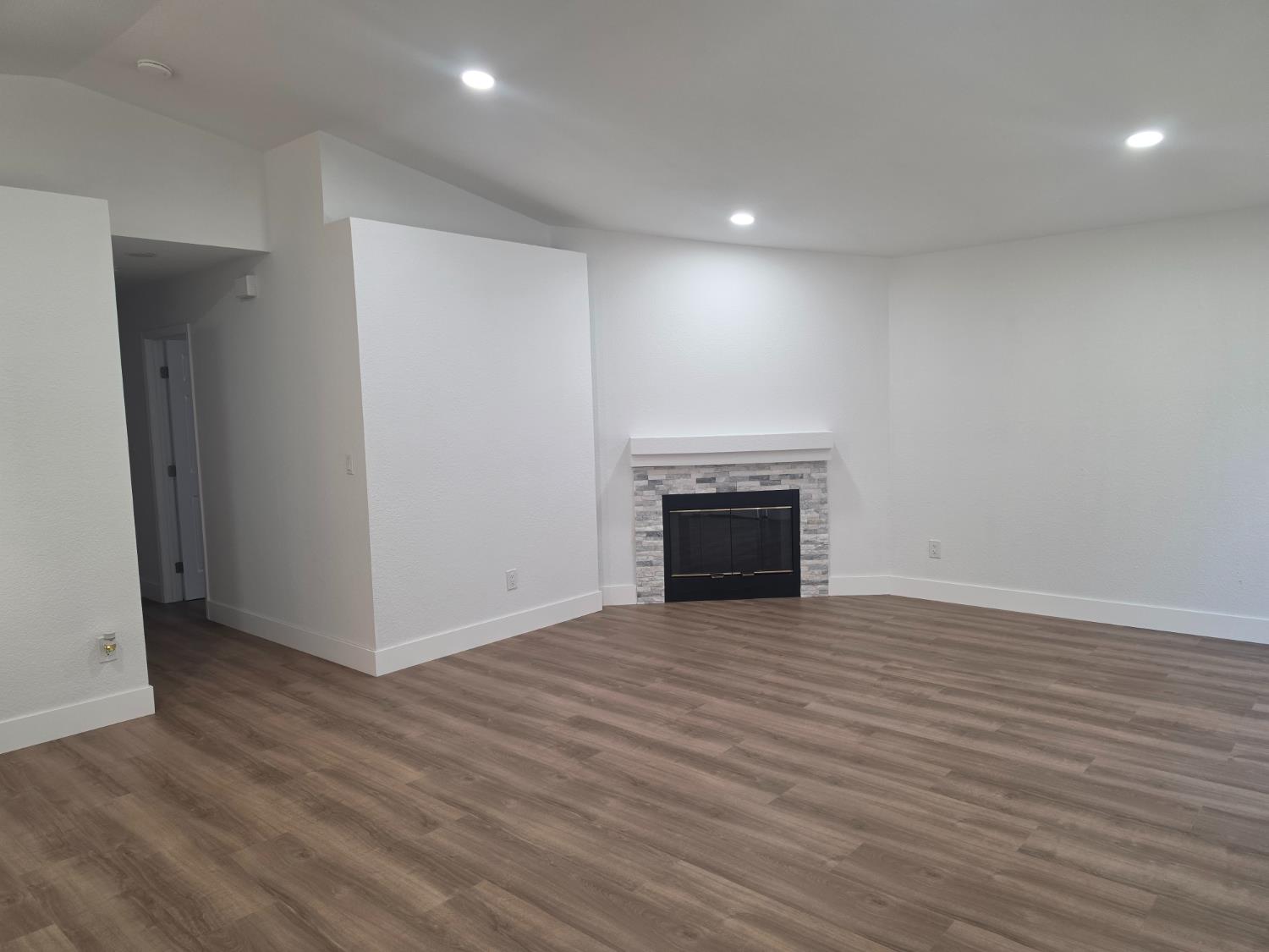 1833 Mimi Way, Modesto, CA 95351