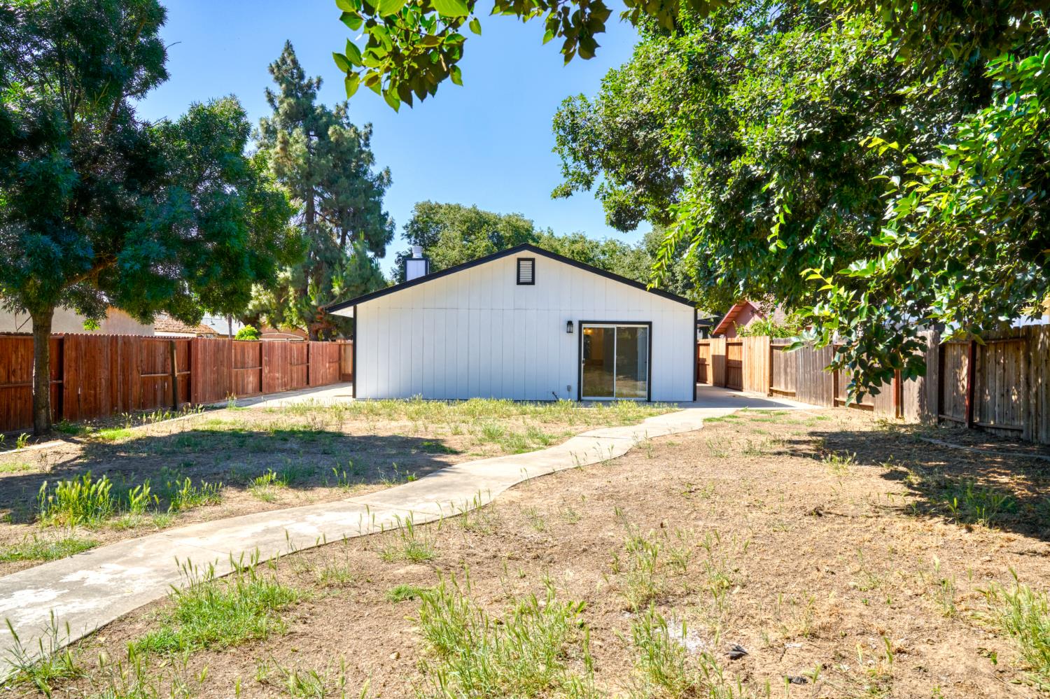 1833 Mimi Way, Modesto, CA 95351