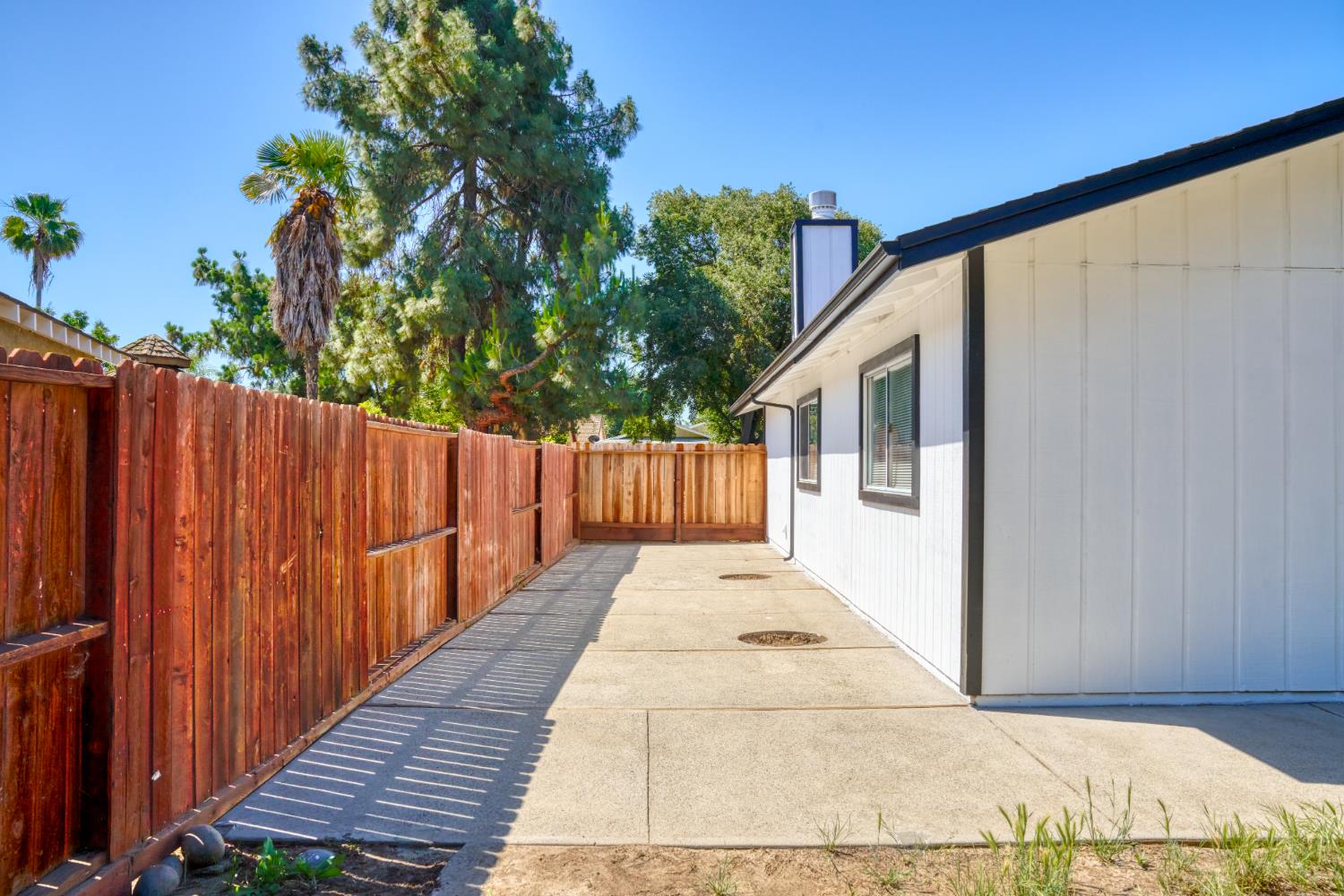 1833 Mimi Way, Modesto, CA 95351