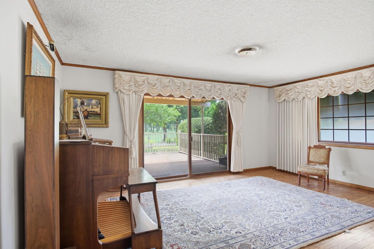 2411 Pinehurst Dr, Oakdale, CA 95361
