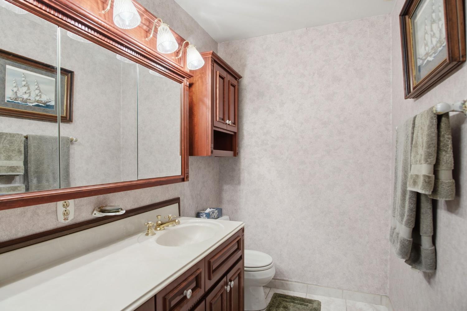 2411 Pinehurst Dr, Oakdale, CA 95361