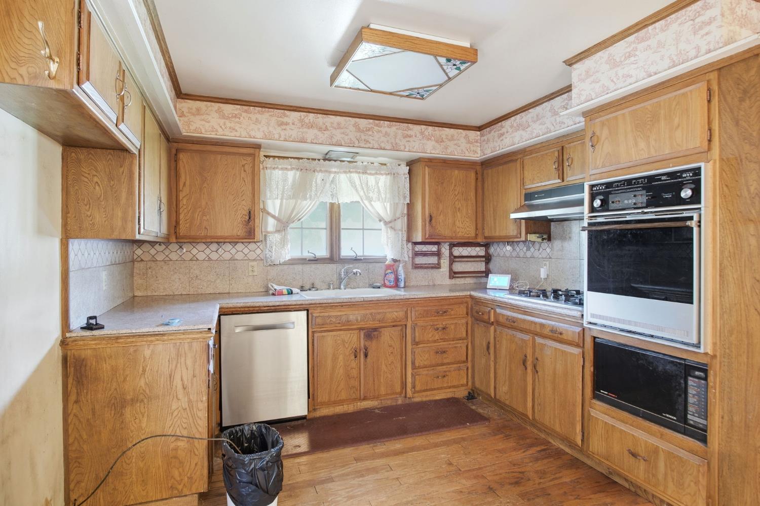 2411 Pinehurst Dr, Oakdale, CA 95361
