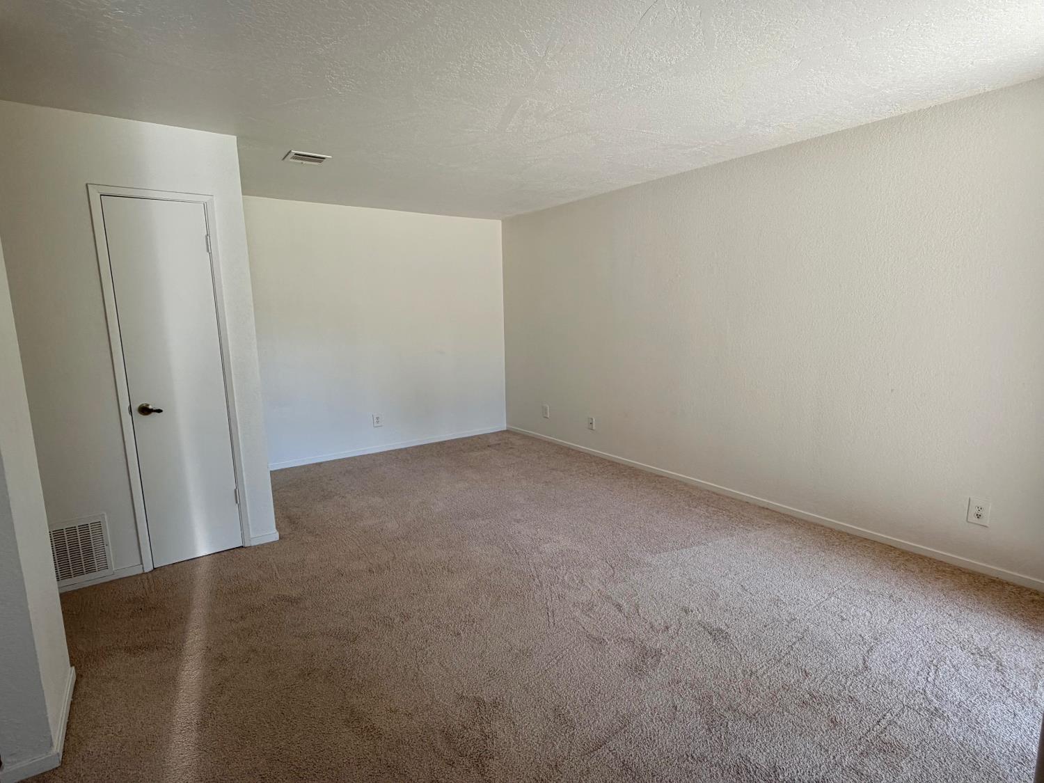 2900 Andre Ln #144, Turlock, CA 95382