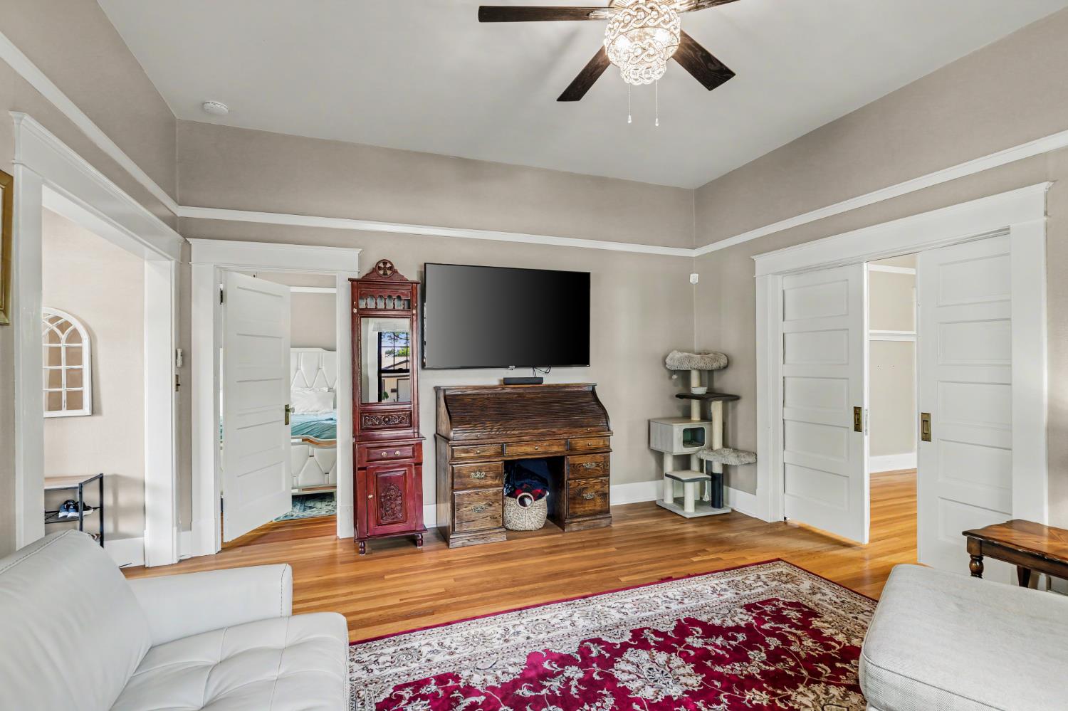 302 Elmwood Ave, Modesto, CA 95354