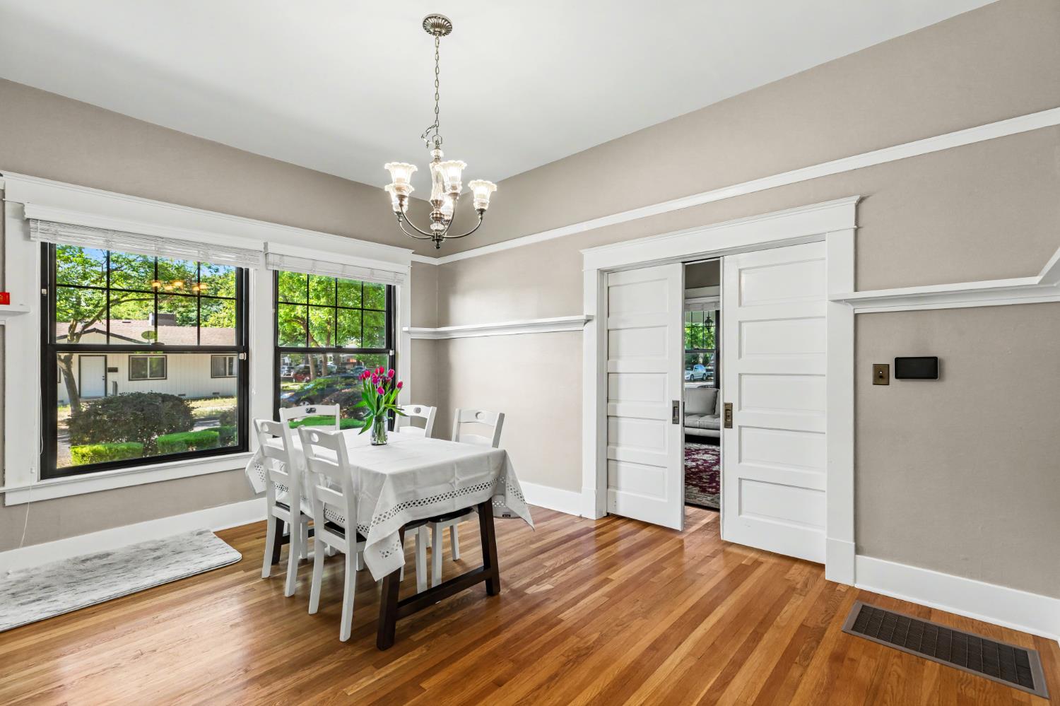 302 Elmwood Ave, Modesto, CA 95354