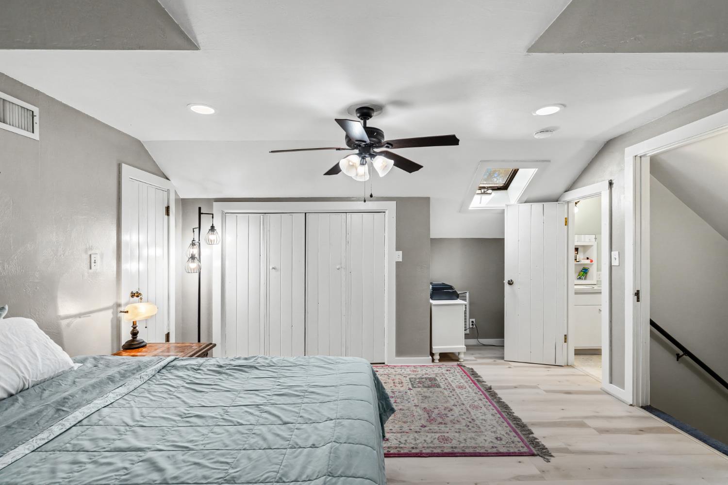 302 Elmwood Ave, Modesto, CA 95354