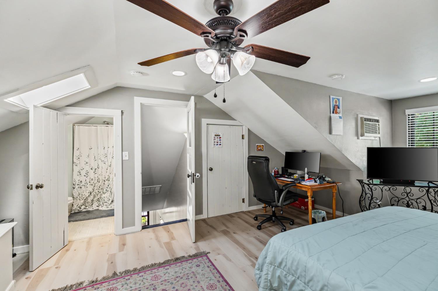302 Elmwood Ave, Modesto, CA 95354