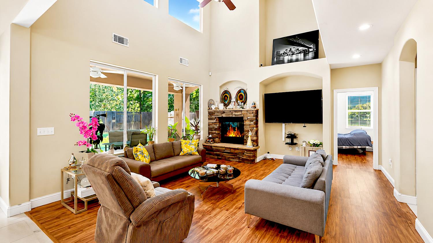 2815 Castleview Dr, Turlock, CA 95382