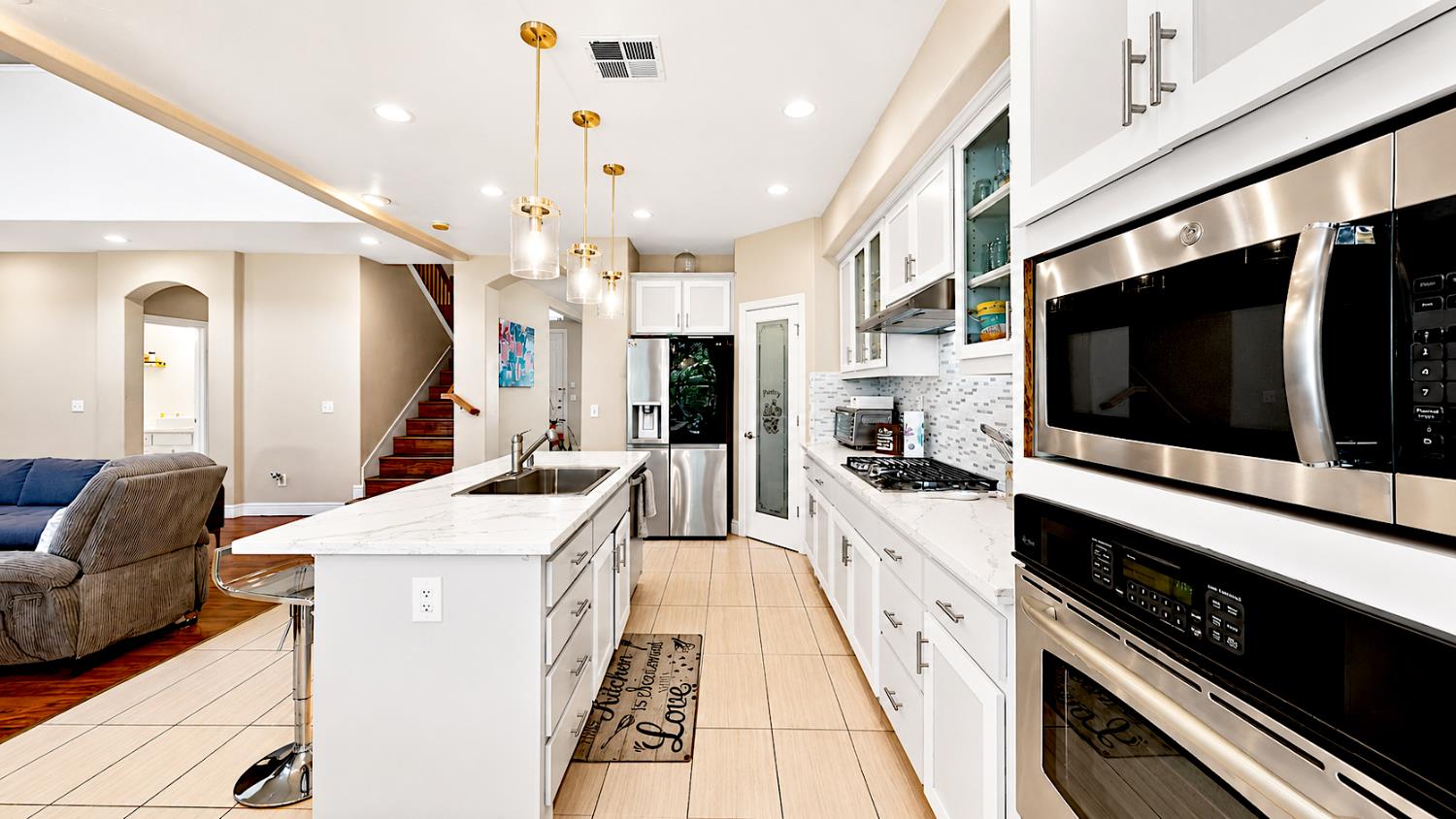 2815 Castleview Dr, Turlock, CA 95382