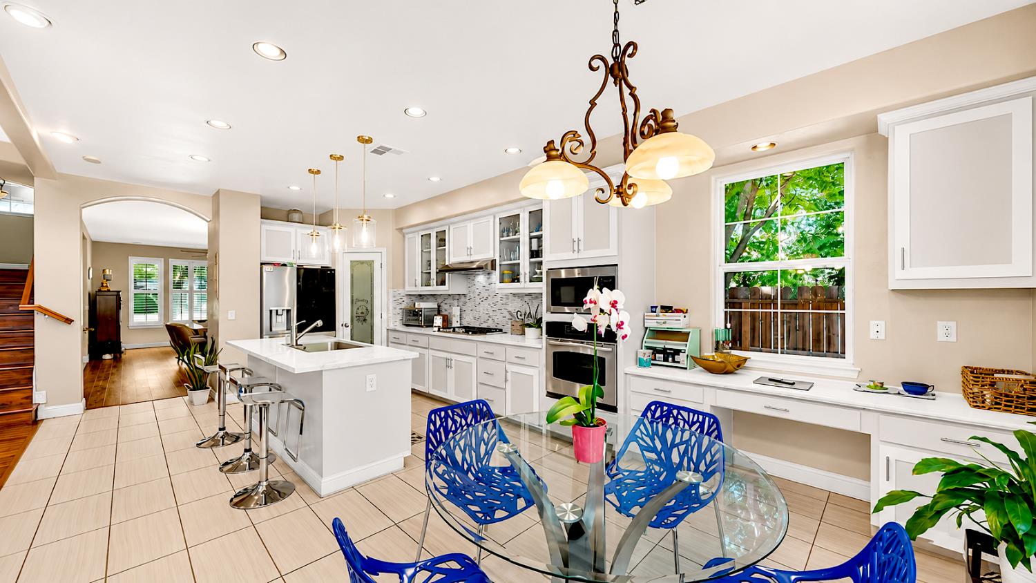2815 Castleview Dr, Turlock, CA 95382