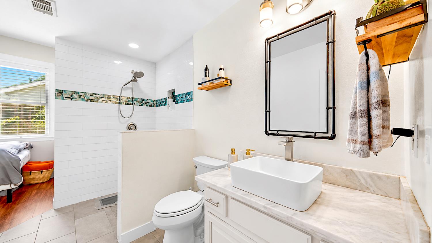 2815 Castleview Dr, Turlock, CA 95382