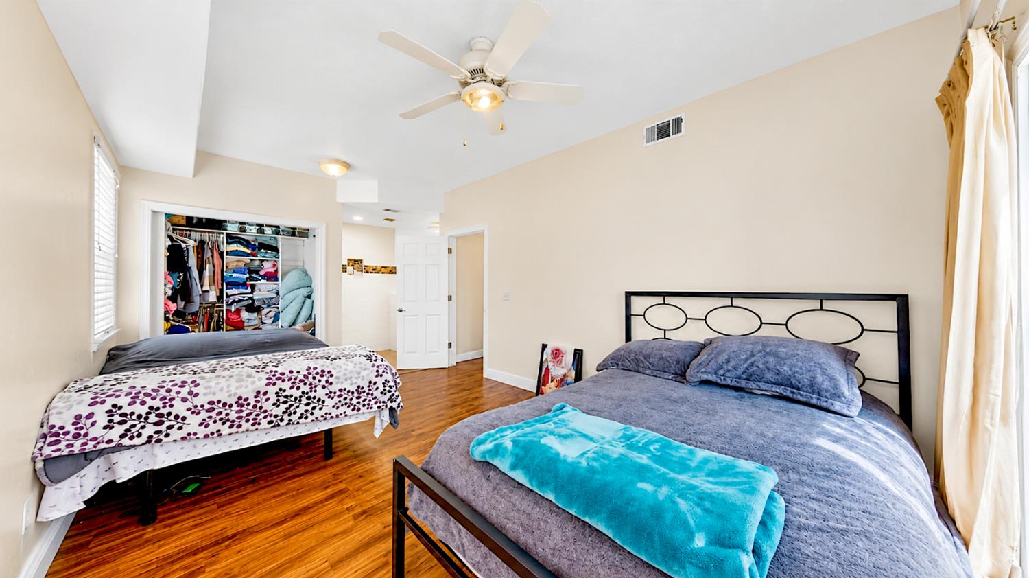 2815 Castleview Dr, Turlock, CA 95382