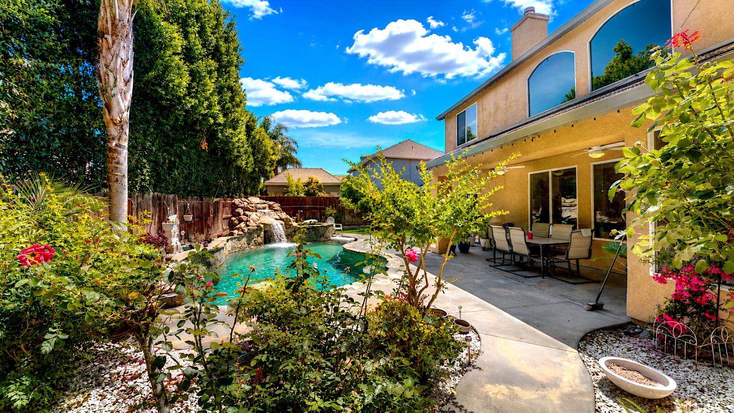 2815 Castleview Dr, Turlock, CA 95382