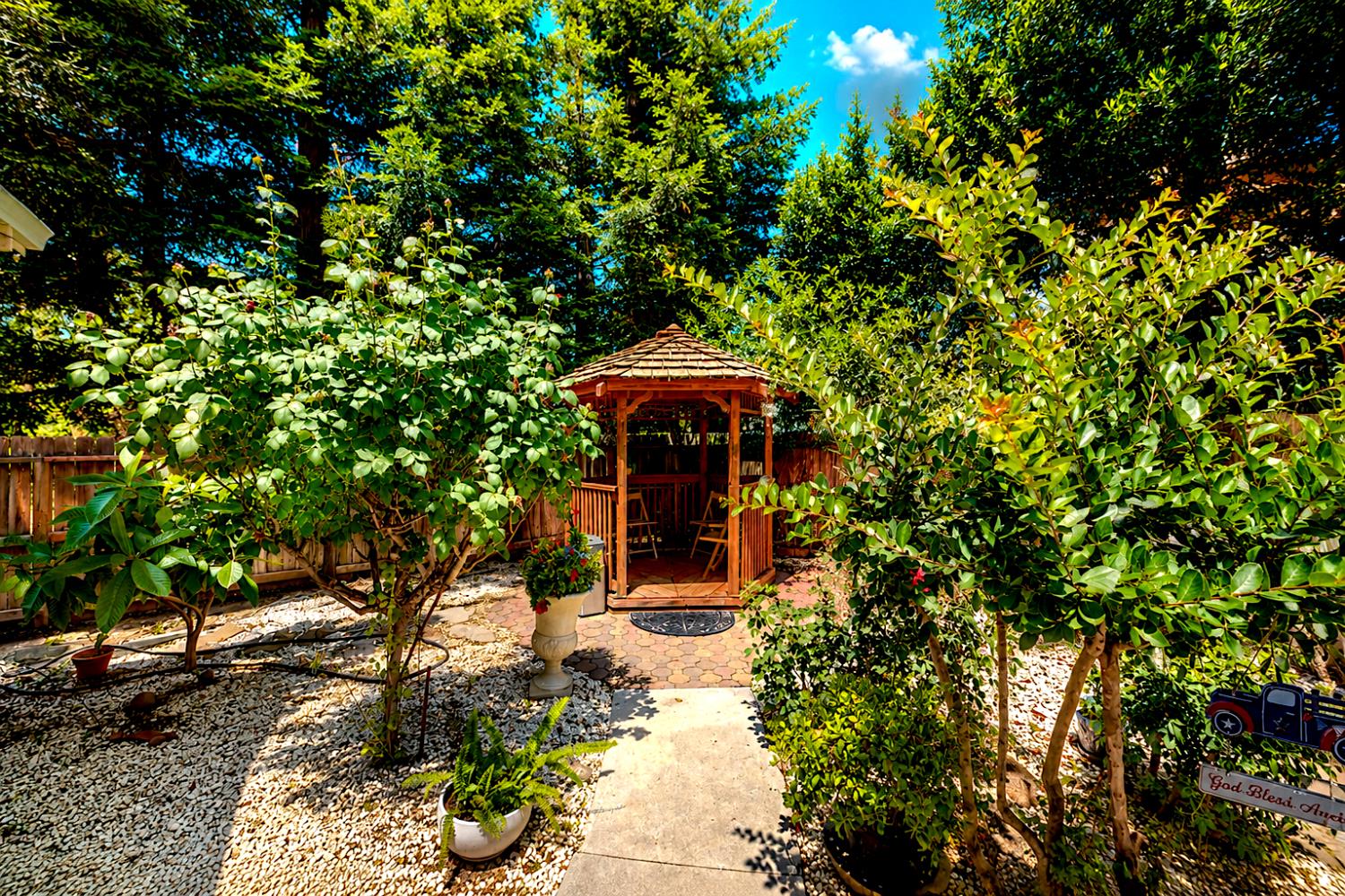 2815 Castleview Dr, Turlock, CA 95382