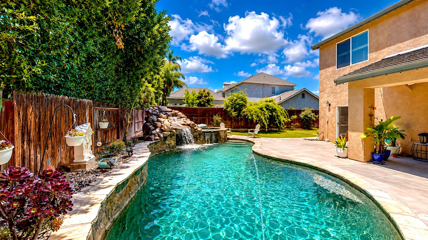 2815 Castleview Dr, Turlock, CA 95382