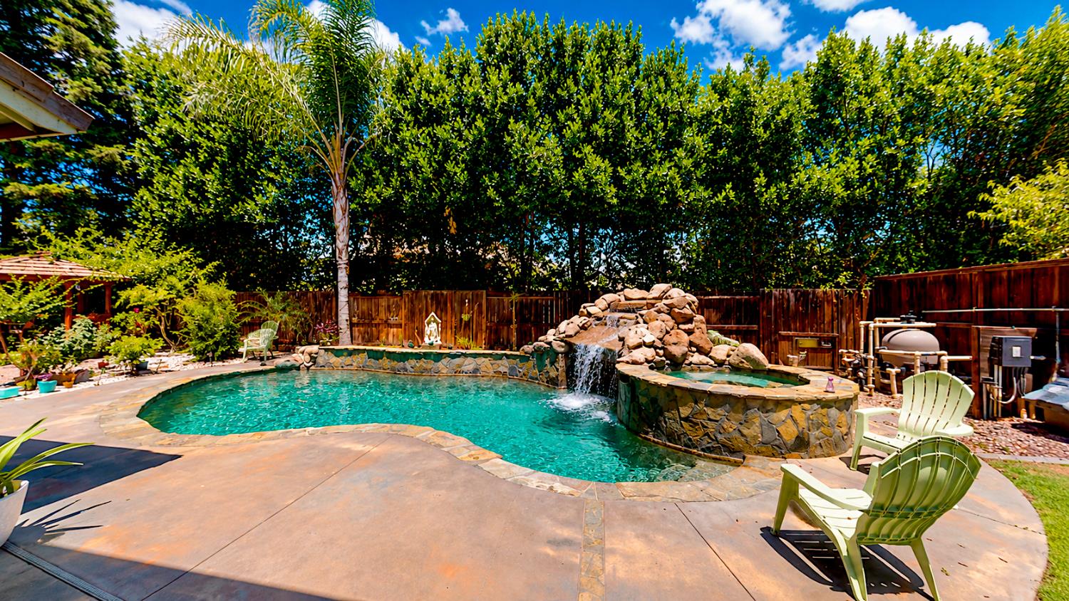 2815 Castleview Dr, Turlock, CA 95382