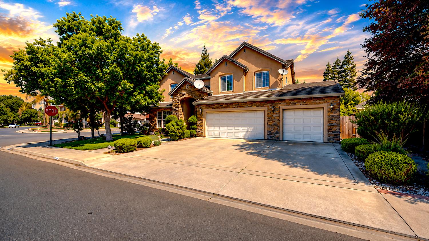 2815 Castleview Dr, Turlock, CA 95382