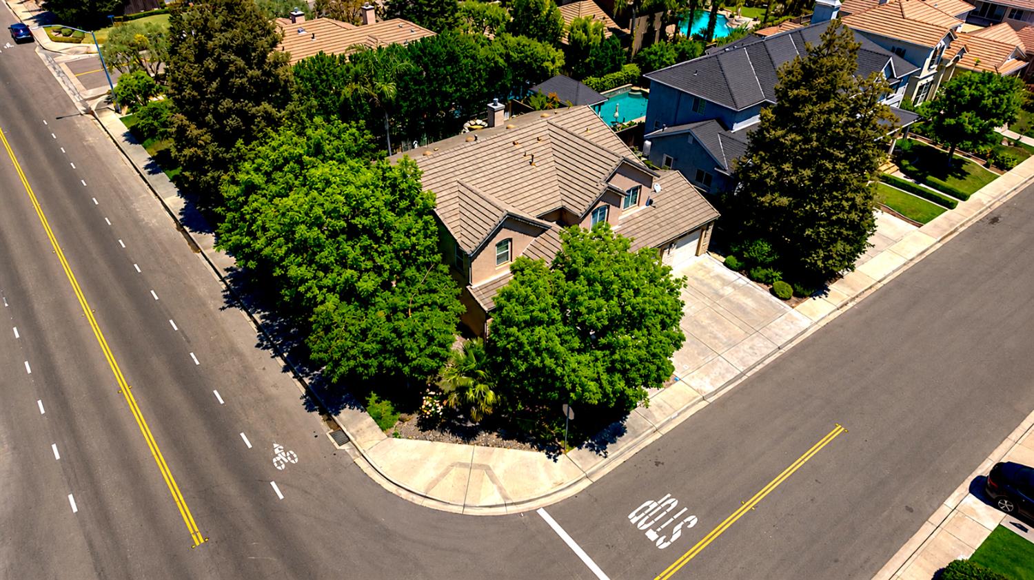 2815 Castleview Dr, Turlock, CA 95382