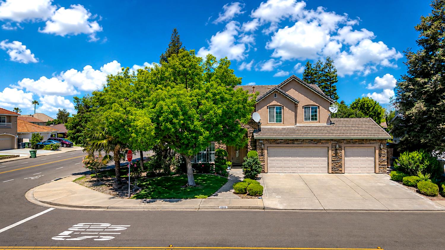 2815 Castleview Dr, Turlock, CA 95382