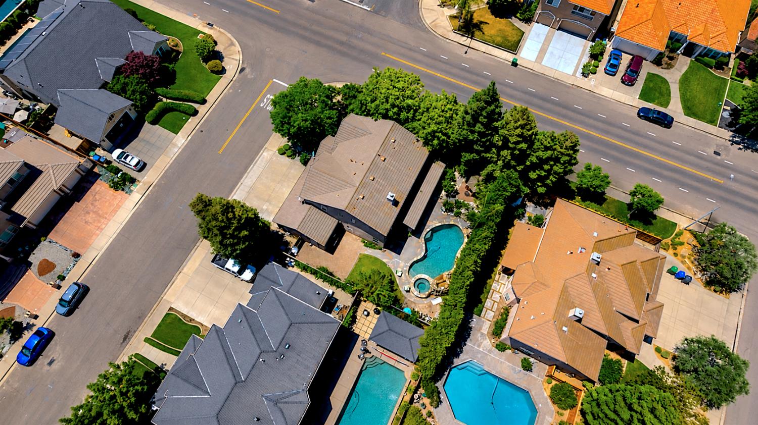 2815 Castleview Dr, Turlock, CA 95382