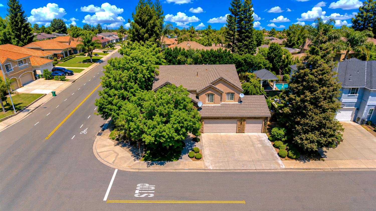 2815 Castleview Dr, Turlock, CA 95382