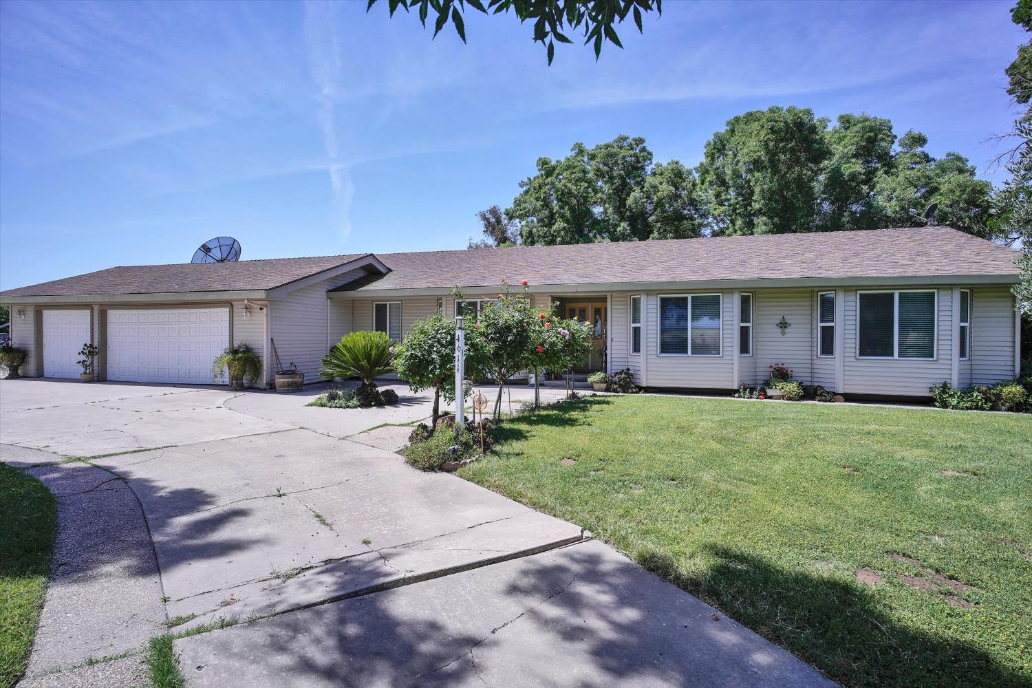 4611 Heather Hills Ln, Oakdale, CA 95361