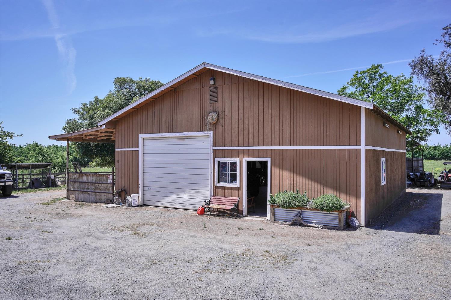 4611 Heather Hills Ln, Oakdale, CA 95361