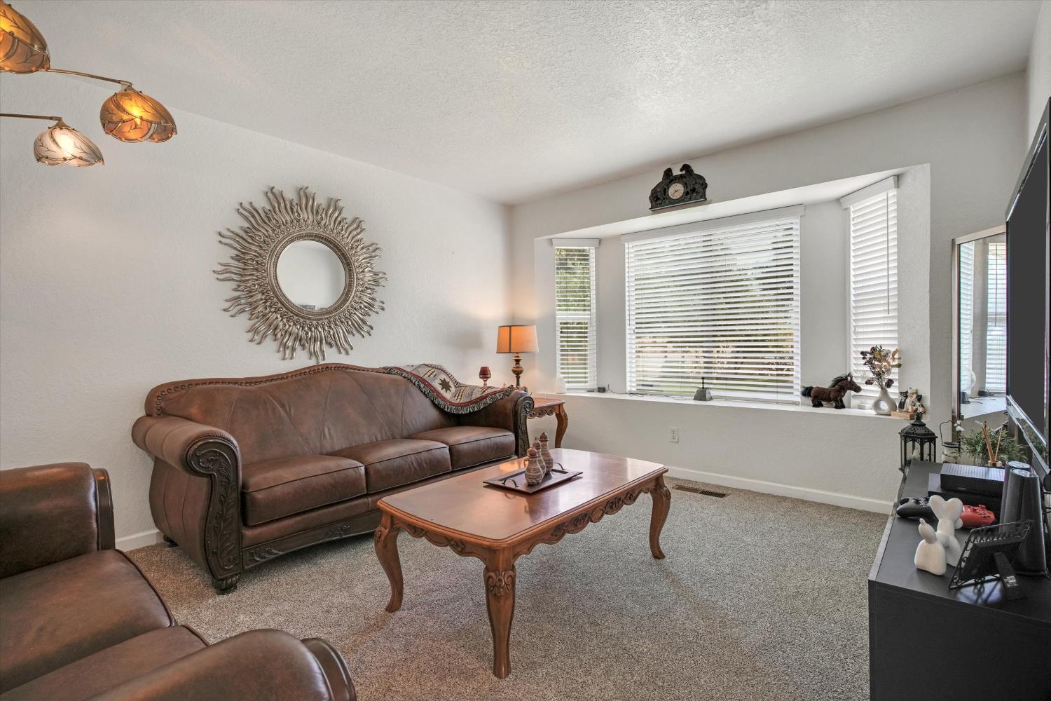 4611 Heather Hills Ln, Oakdale, CA 95361