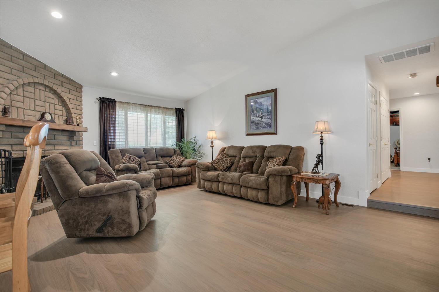 4611 Heather Hills Ln, Oakdale, CA 95361