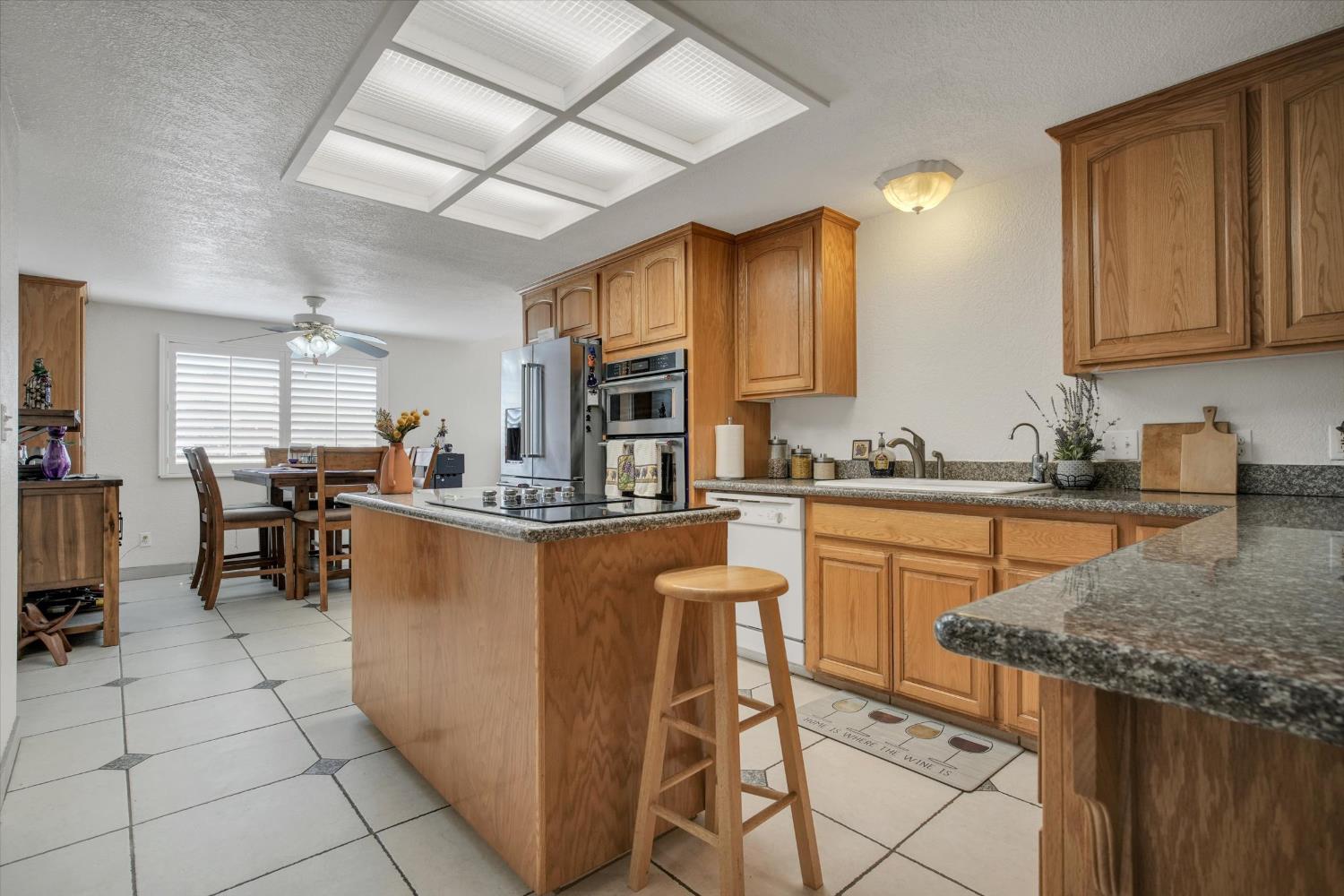 4611 Heather Hills Ln, Oakdale, CA 95361