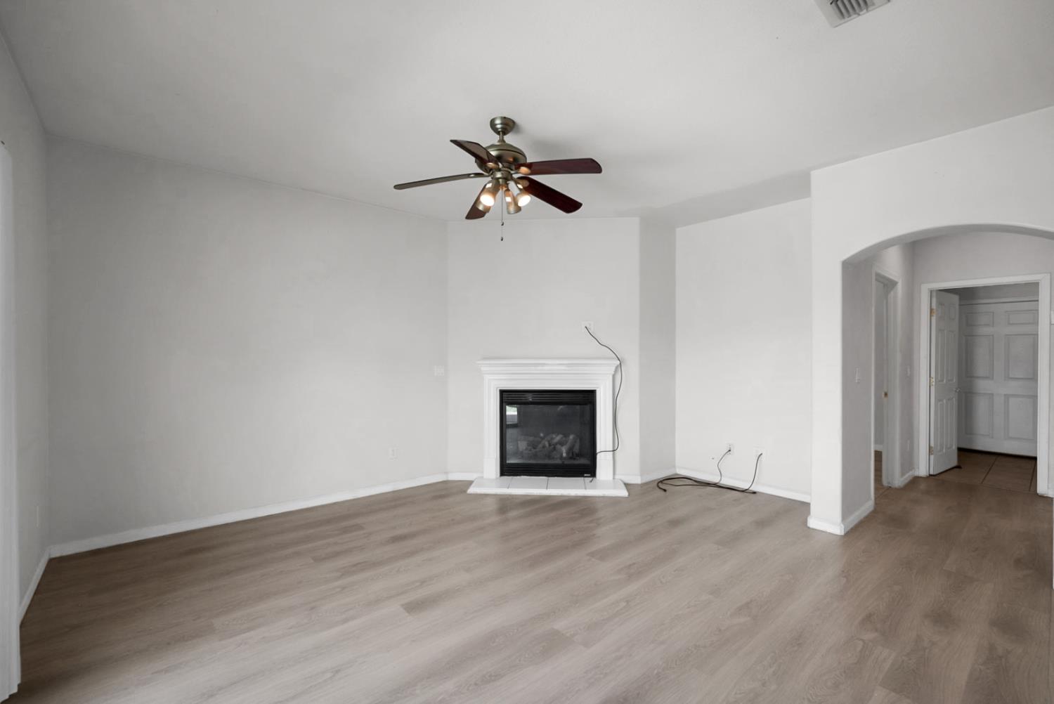 1412 Red Ribbons Ln, Manteca, CA 95337