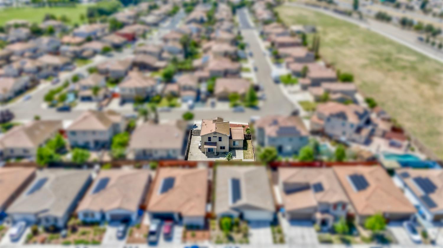 1412 Red Ribbons Ln, Manteca, CA 95337