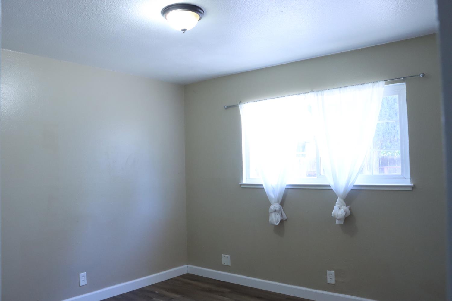 1820 Celeste Dr, Modesto, CA 95355