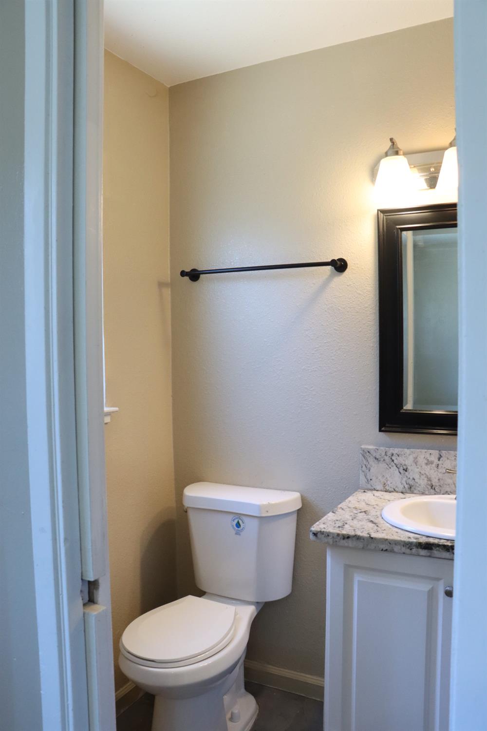 1820 Celeste Dr, Modesto, CA 95355