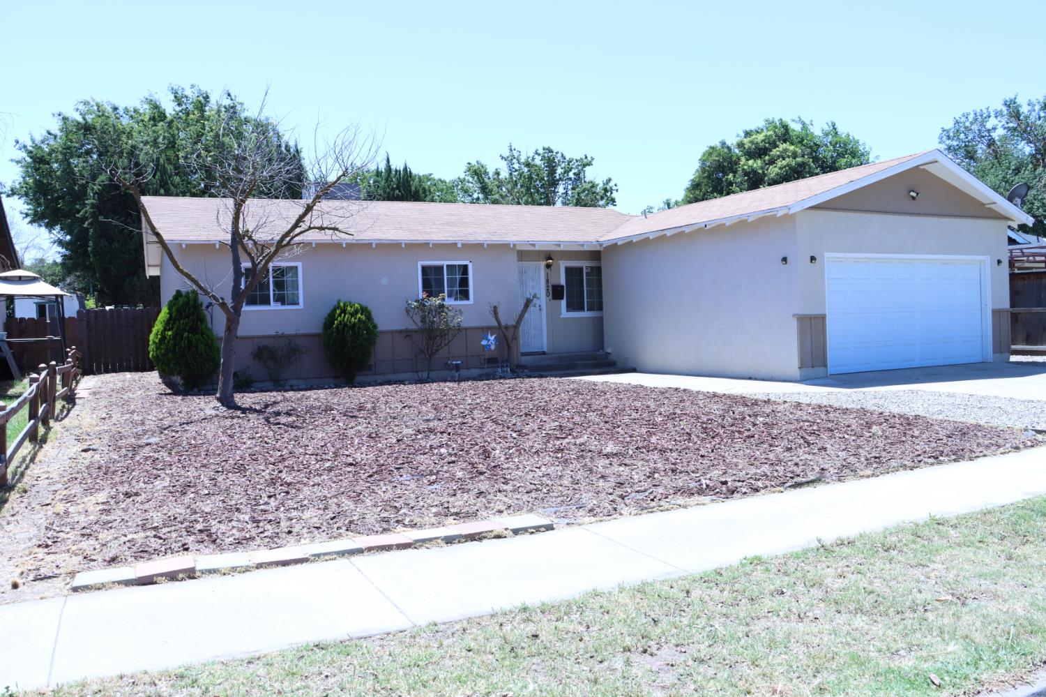 1820 Celeste Dr, Modesto, CA 95355