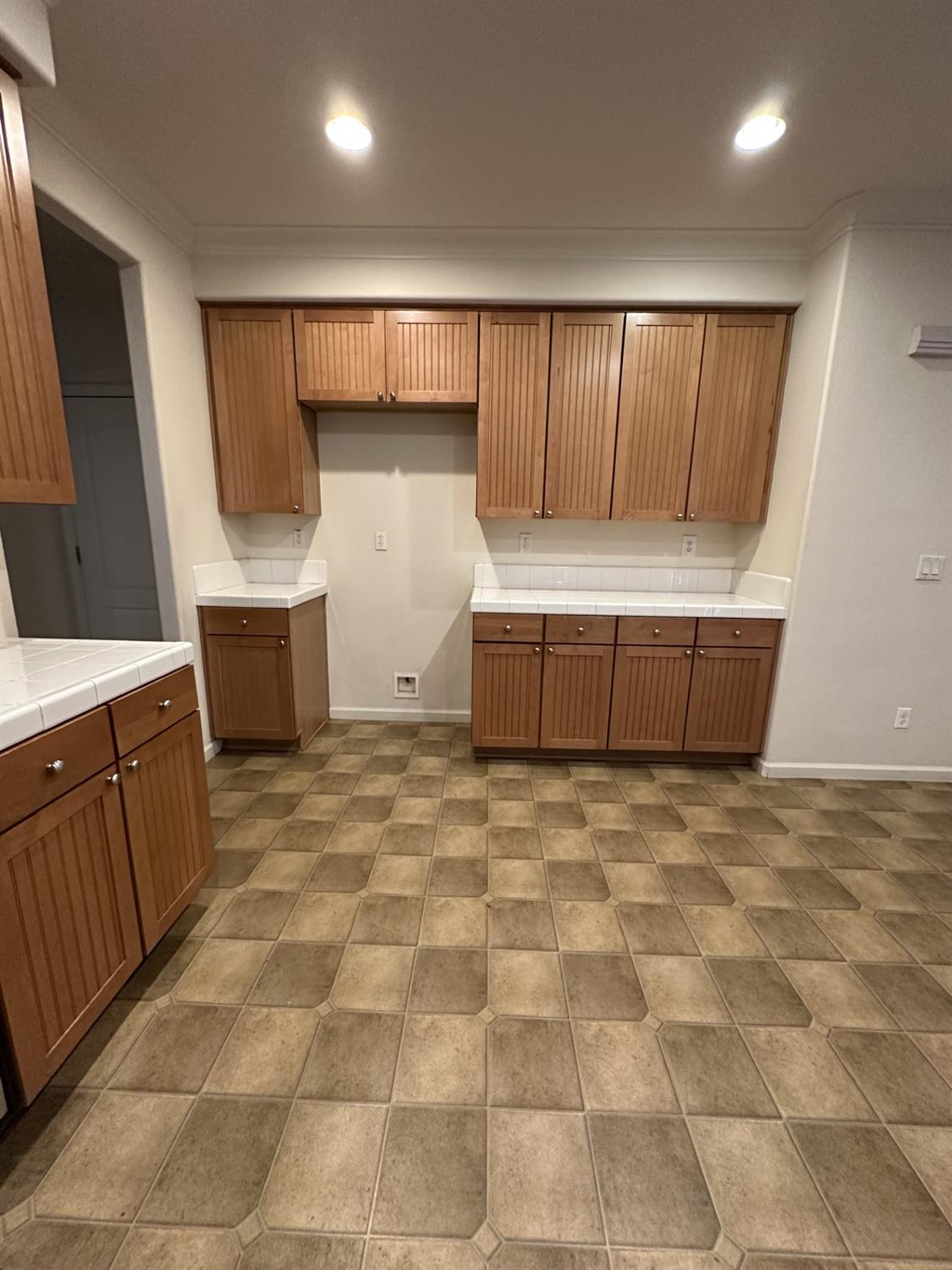 2201 Driftwood Park Dr, Modesto, CA 95355