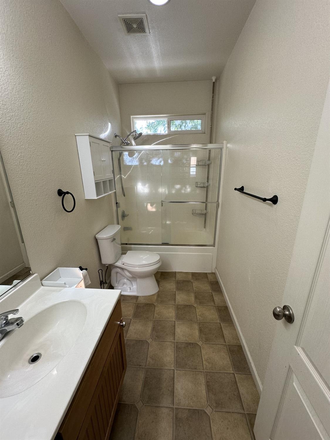 2201 Driftwood Park Dr, Modesto, CA 95355