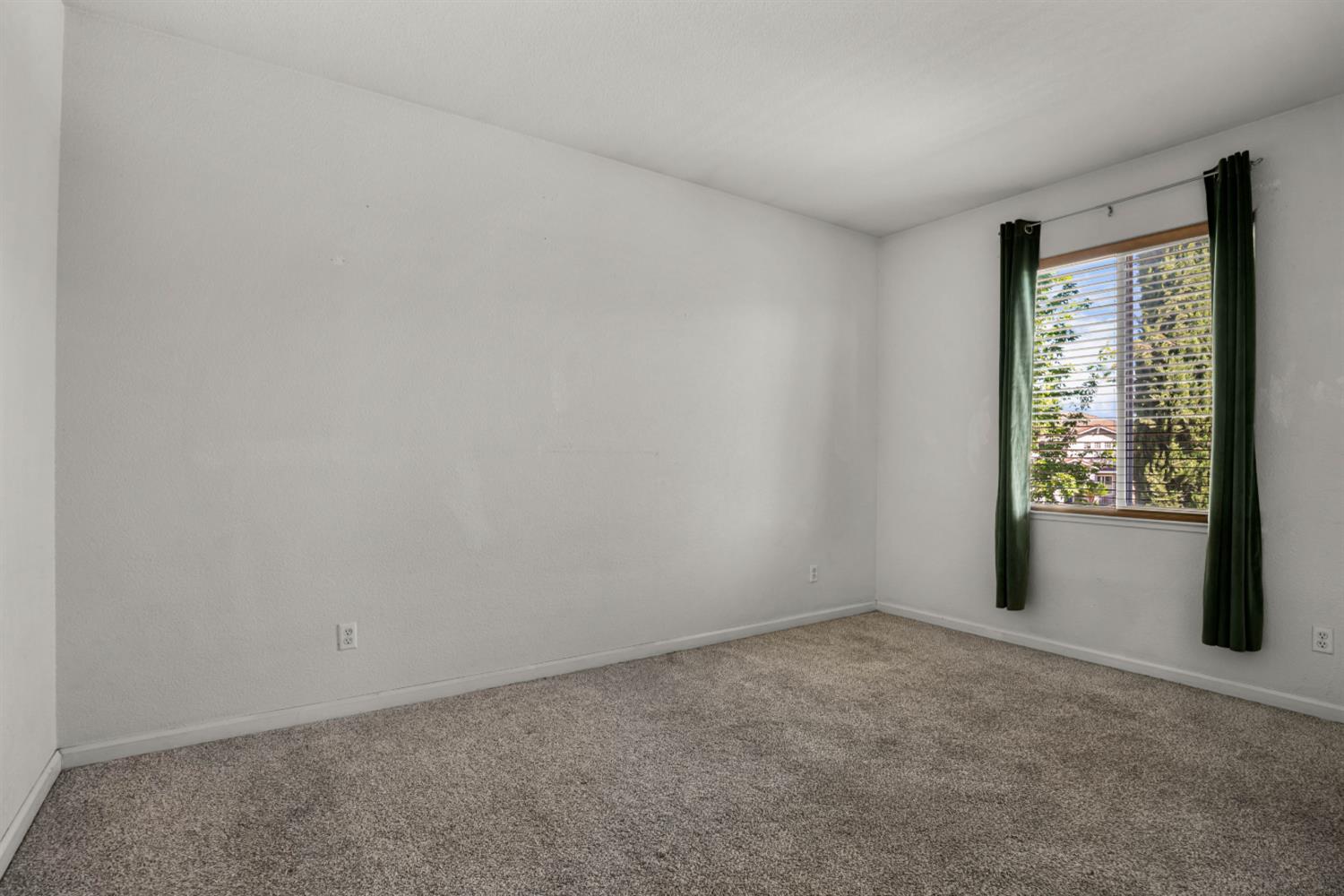 2201 Driftwood Park Dr, Modesto, CA 95355